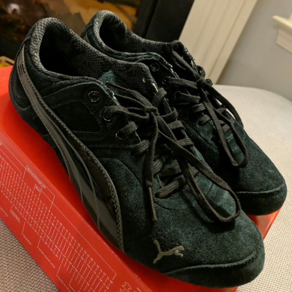 Black Puma suede casual sneakers - Size 7